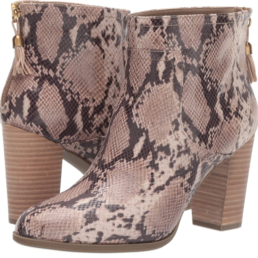 Anne Klein Women's Niccie Heeled Boot Ankle, Smoke Multi, Size 7.5M